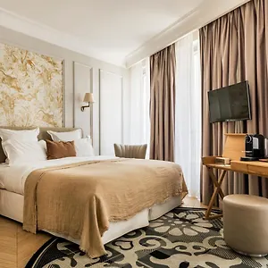 Trinité Haussmann 4*, Paris France
